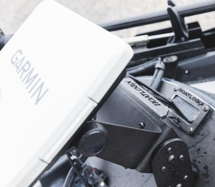 Single Adjustable Bow Panel Mount